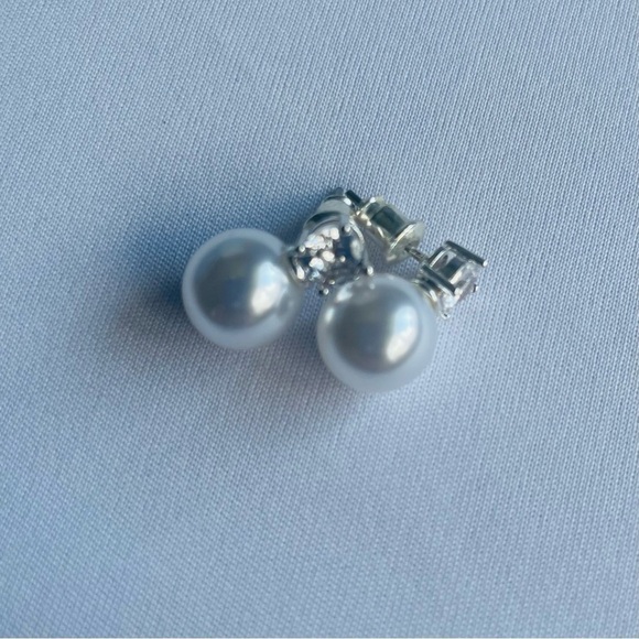 Silverstone Pearl/Crystal Stud Earrings - Picture 3 of 8
